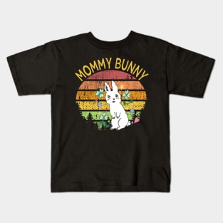 mommy bunny cute white bunny mom Kids T-Shirt